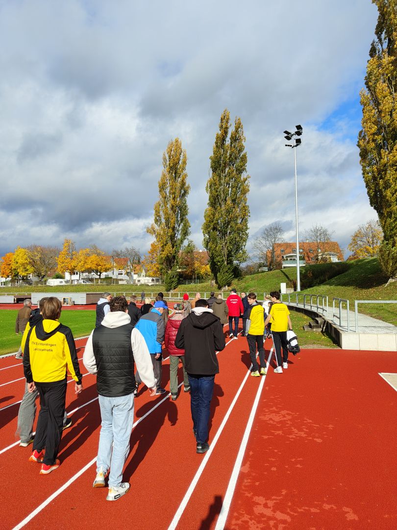 Einweihungsrunde im neuen Stadion